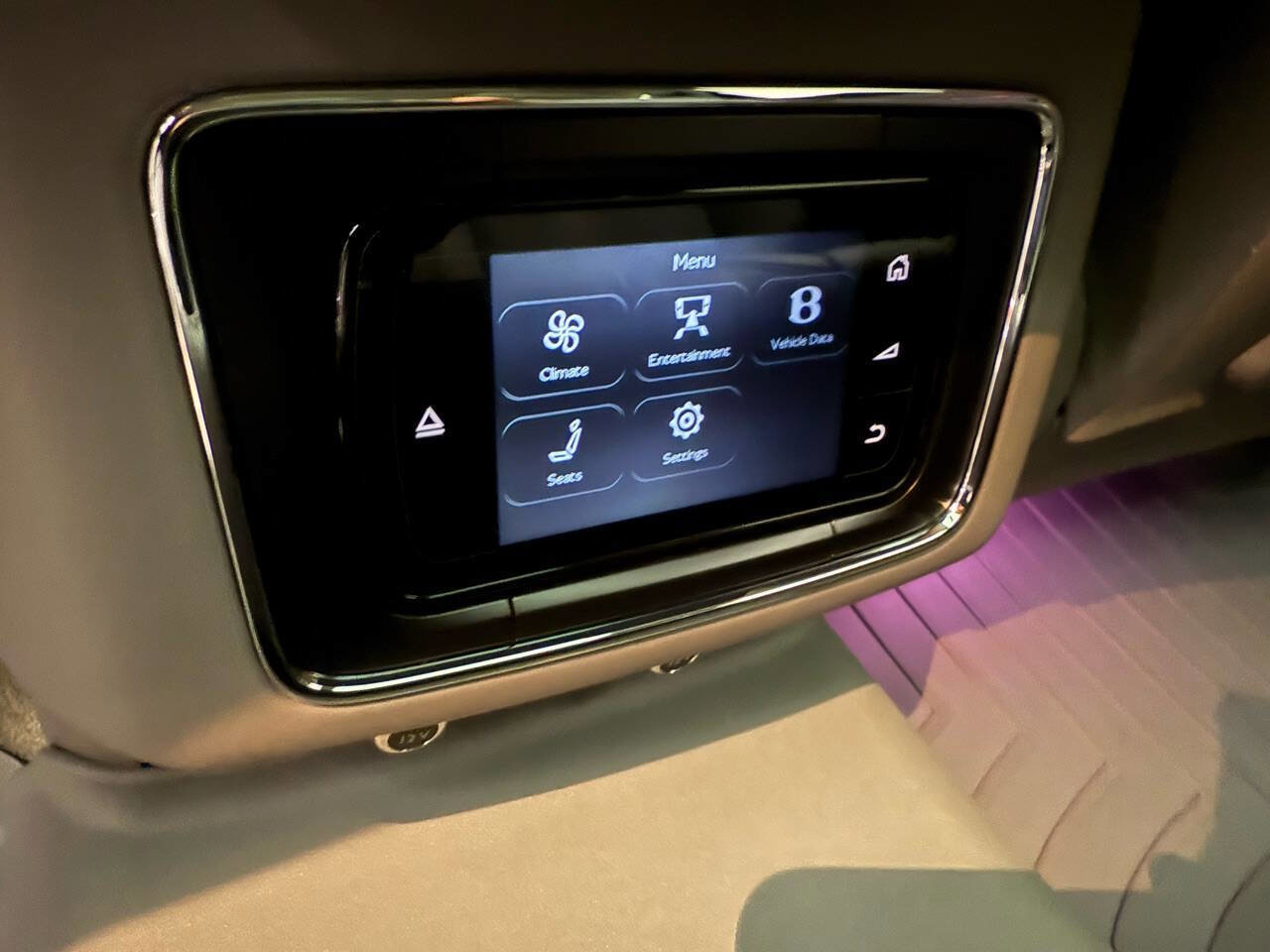 Used 2019 Bentley Bentayga image 27