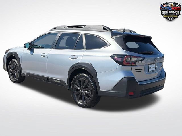 Used 2025 Subaru Outback Onyx Edition AWD/4WD image 3