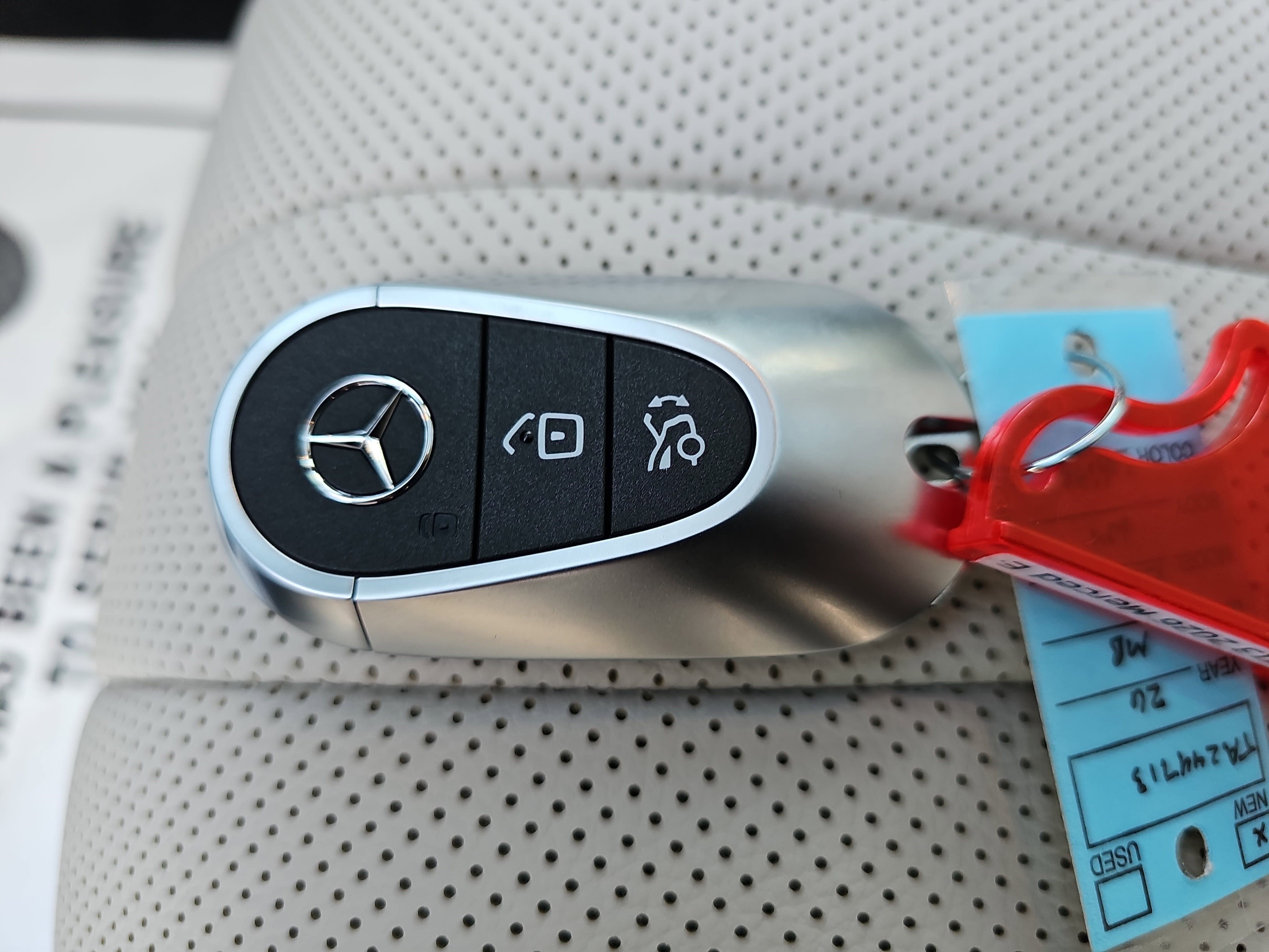 New 2026 Mercedes-Benz E 350 4MATIC Sedan image 37