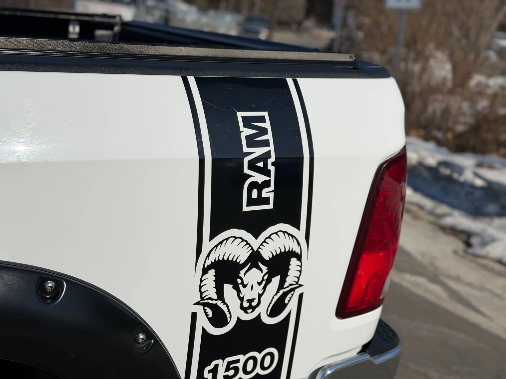 Used 2017 RAM 1500 Classic SLT AWD/4WD image 14