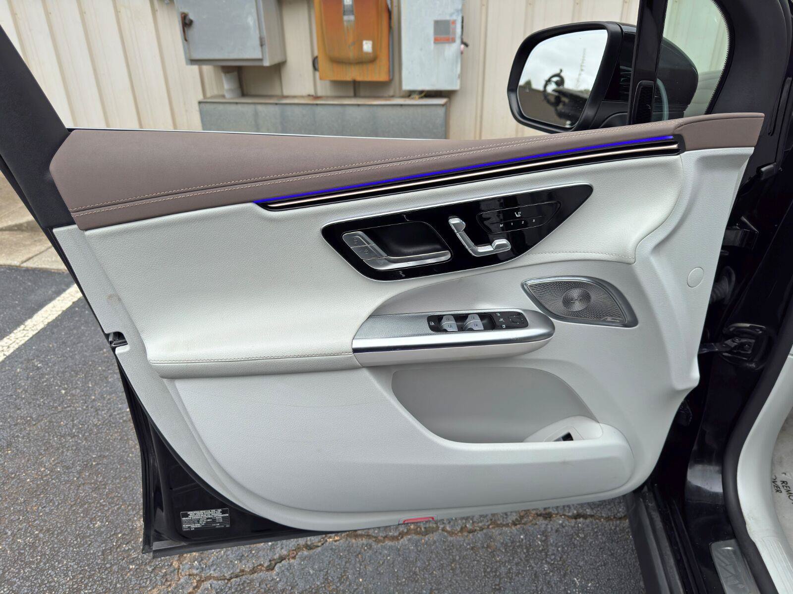 Used 2023 Mercedes-Benz EQE 500 4MATIC SUV image 48
