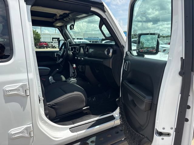 Used 2018 Jeep Wrangler Unlimited Sahara w/ LED Lighting Group AWD/4WD image 11