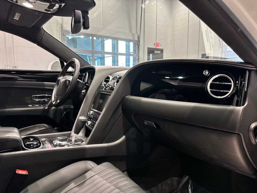 Used 2018 Bentley Flying Spur V8 image 37