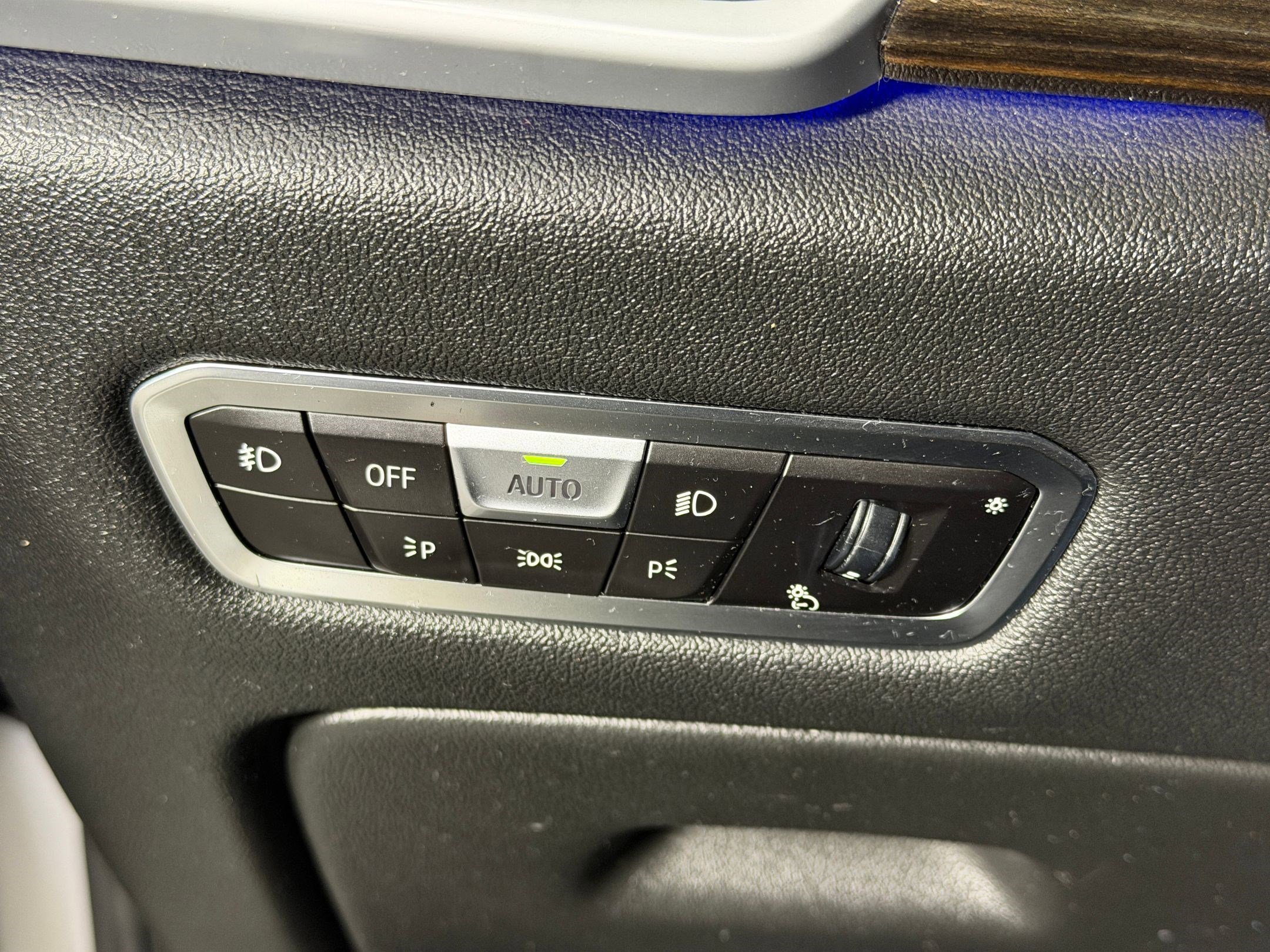 Used 2020 BMW X5 xDrive40i w/ Executive Package image 28