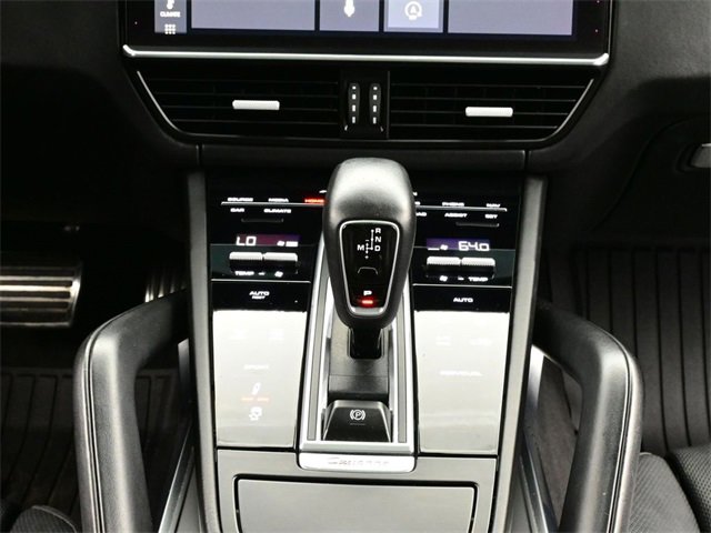 Used 2020 Porsche Cayenne Turbo image 17