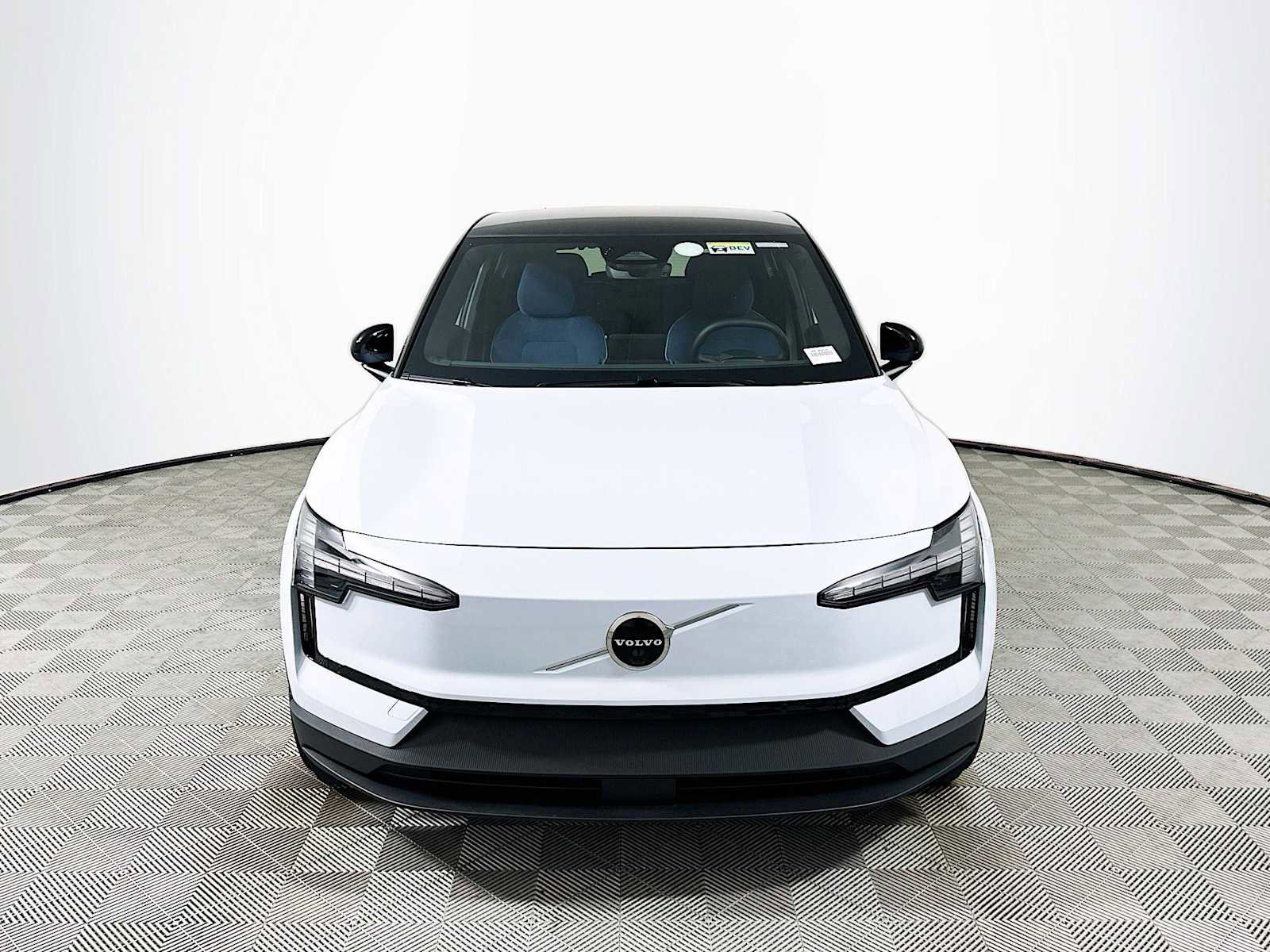 New 2026 Volvo EX30 Ultra image 2