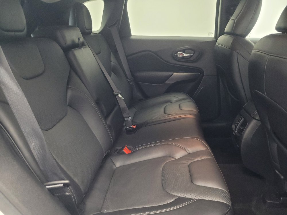 Used 2021 Jeep Cherokee Latitude Lux w/ Comfort/Convenience Group image 19