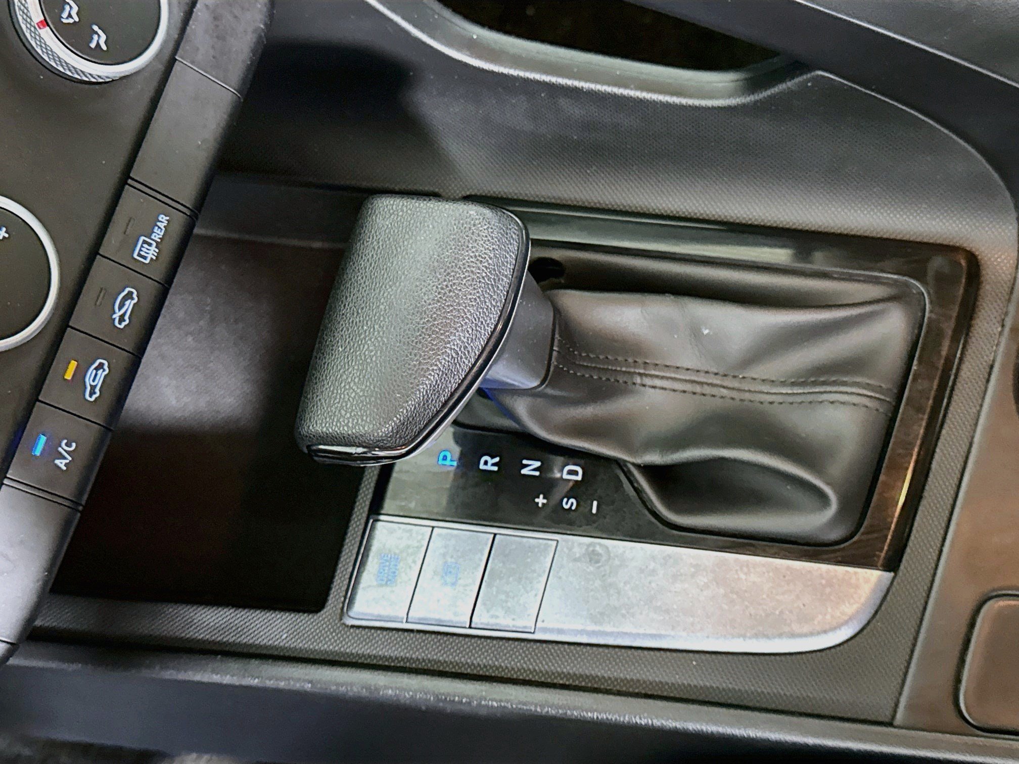 Used 2025 Hyundai Elantra SE FWD image 20