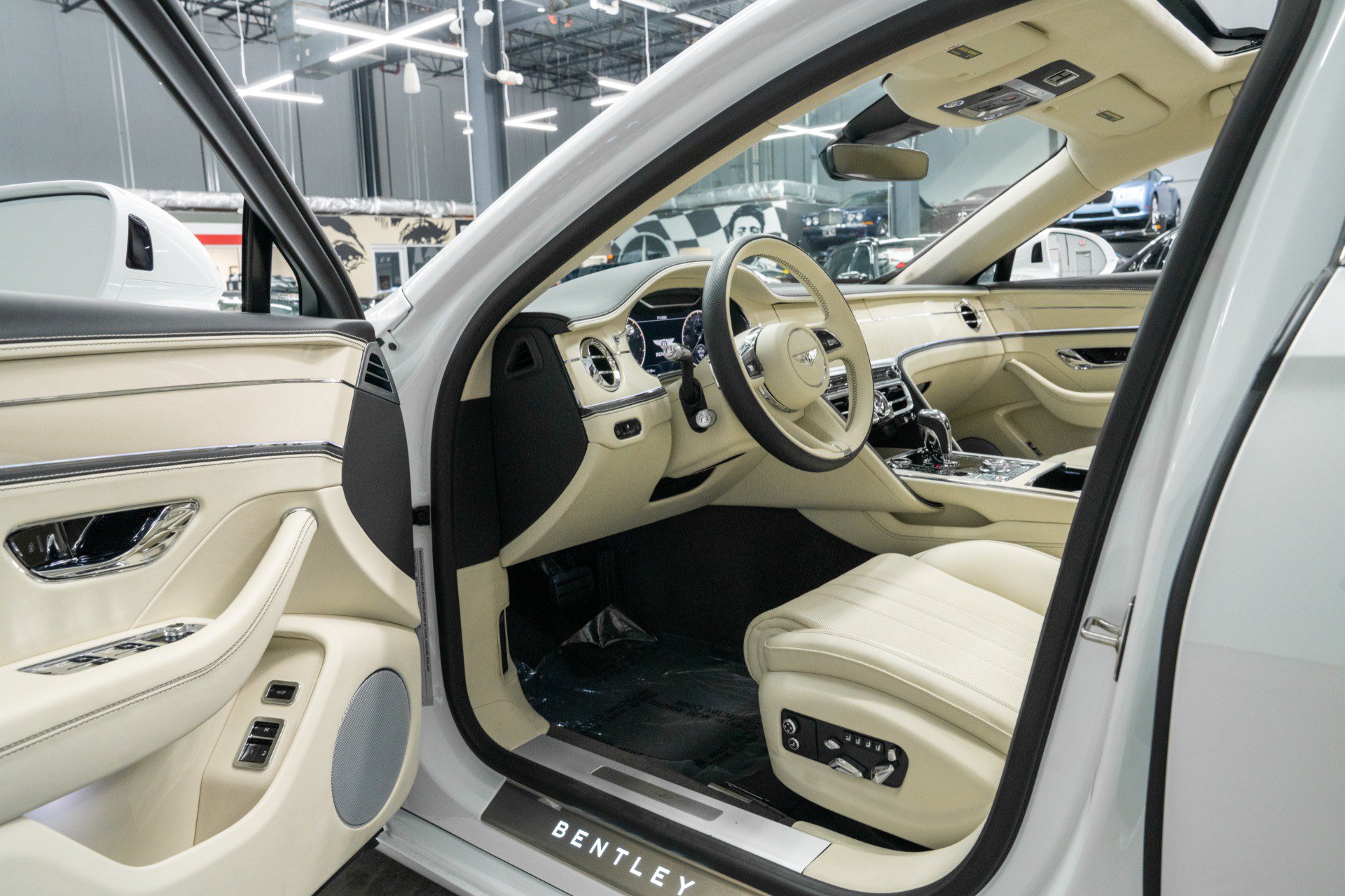 Used 2024 Bentley Flying Spur V8 AWD/4WD image 51