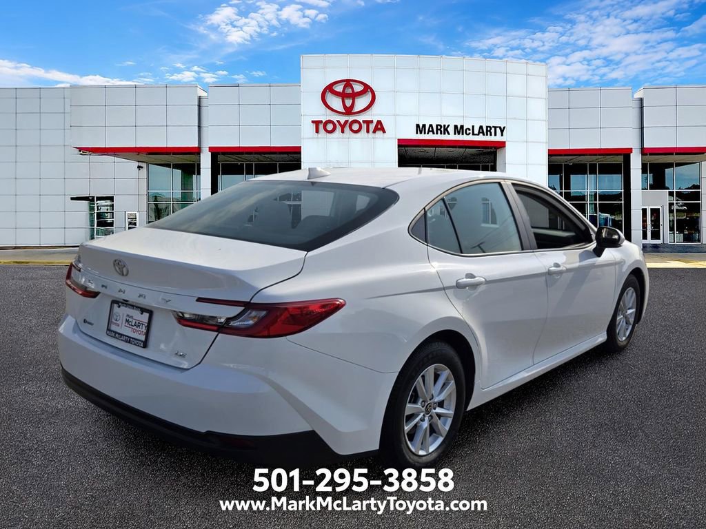 Used 2025 Toyota Camry LE FWD image 5