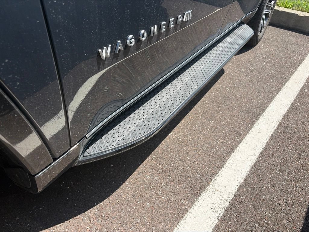 Certified 2025 Jeep Wagoneer 4WD w/ Premium Group I image 9