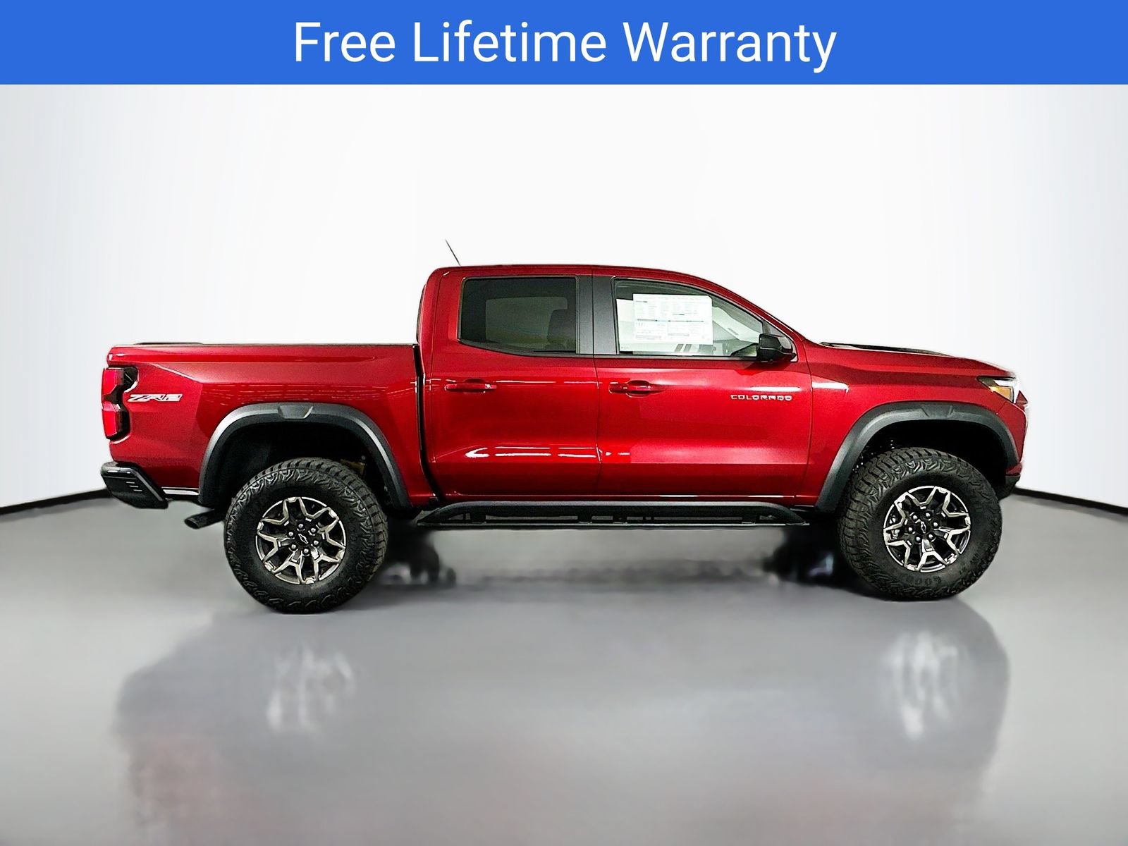 New 2026 Chevrolet Colorado ZR2 w/ Technology Package AWD/4WD image 9