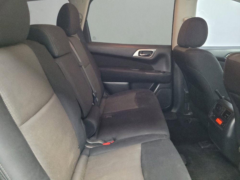 Used 2017 Nissan Pathfinder SV FWD image 19
