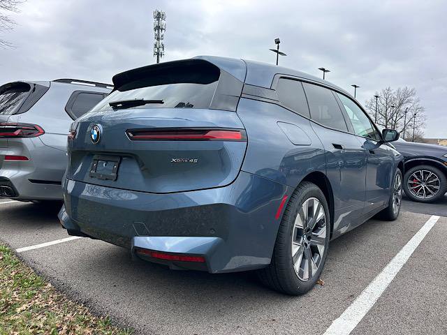 New 2026 BMW iX xDrive45 image 3