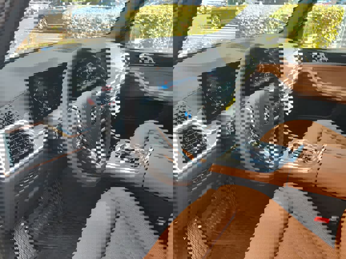 Used 2026 BMW X5 xDrive40i w/ Climate Comfort Package image 19