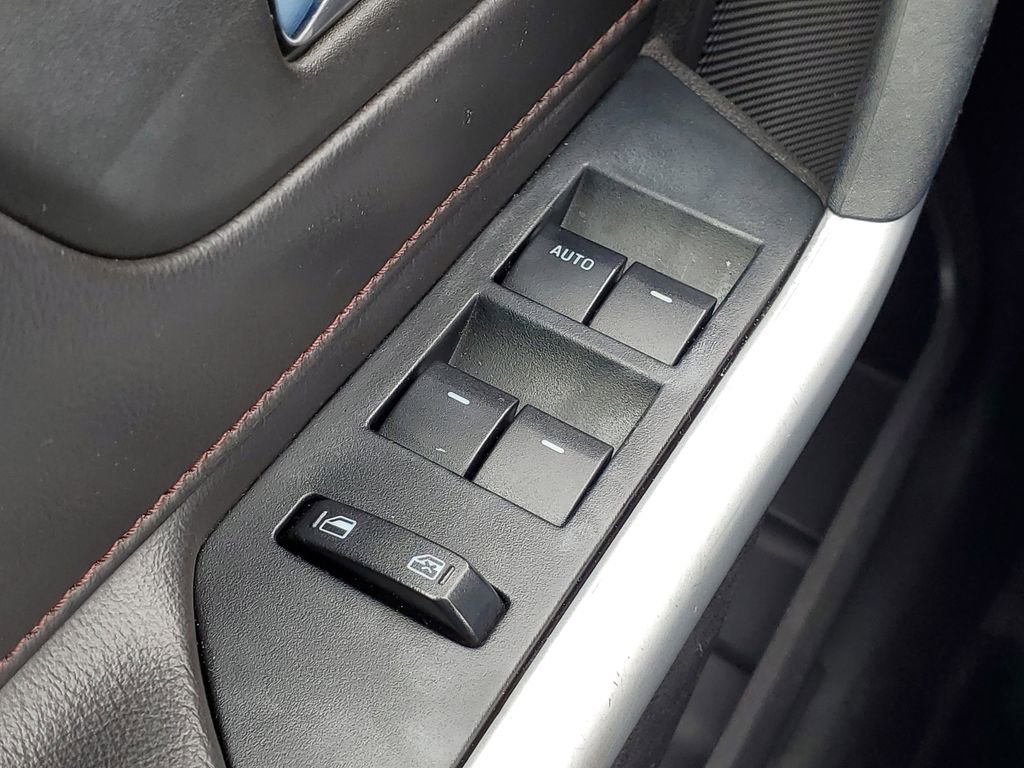 Used 2013 Ford Edge SEL image 15