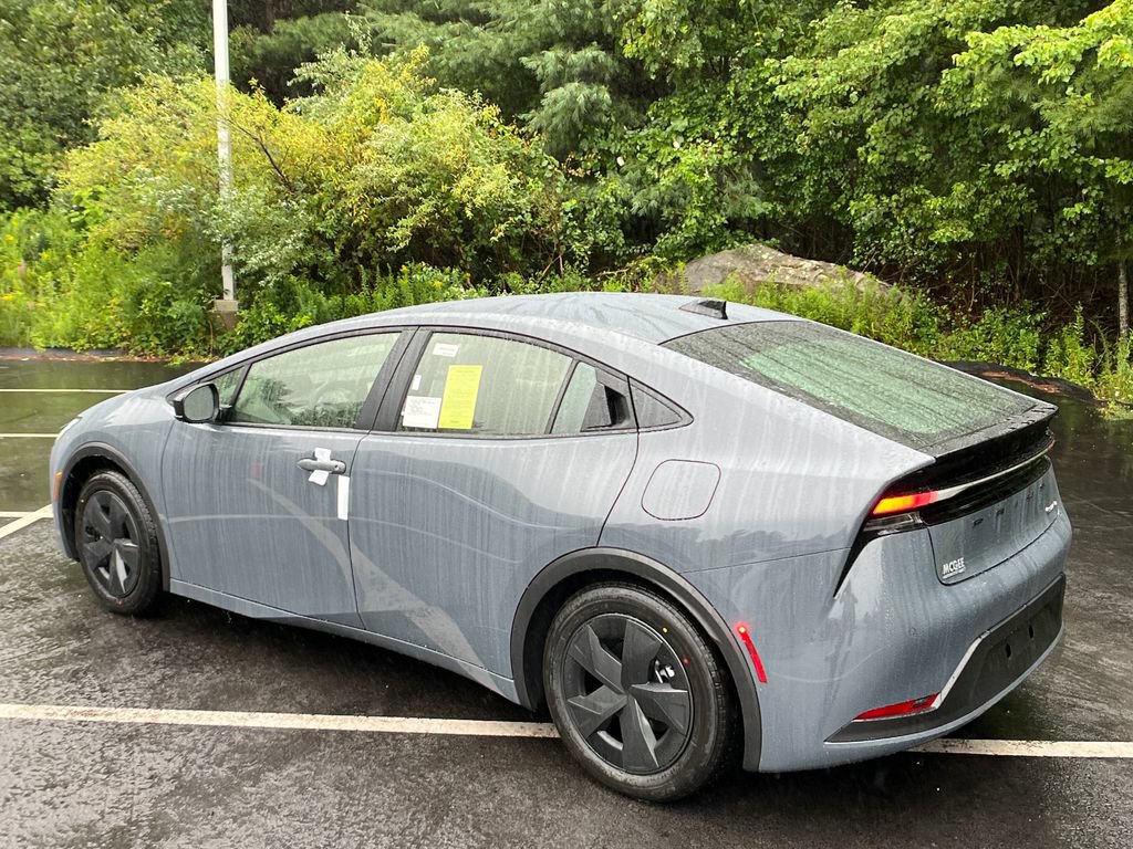 New 2026 Toyota Prius Plug-In Hybrid FWD image 3