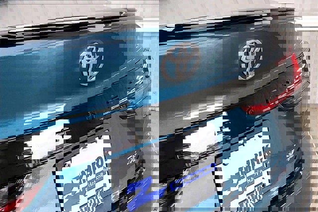 Used 2025 Toyota Camry XSE w/ Premium Plus Package image 9