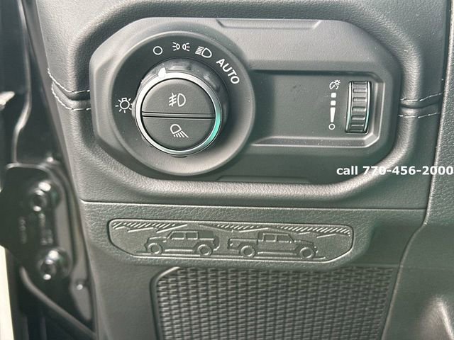 Used 2025 Jeep Gladiator Mojave w/ Convenience Group image 17