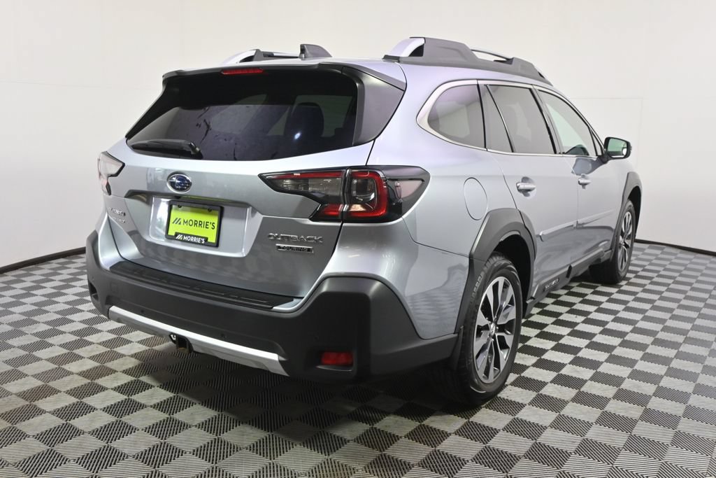 Used 2023 Subaru Outback Touring AWD/4WD image 5