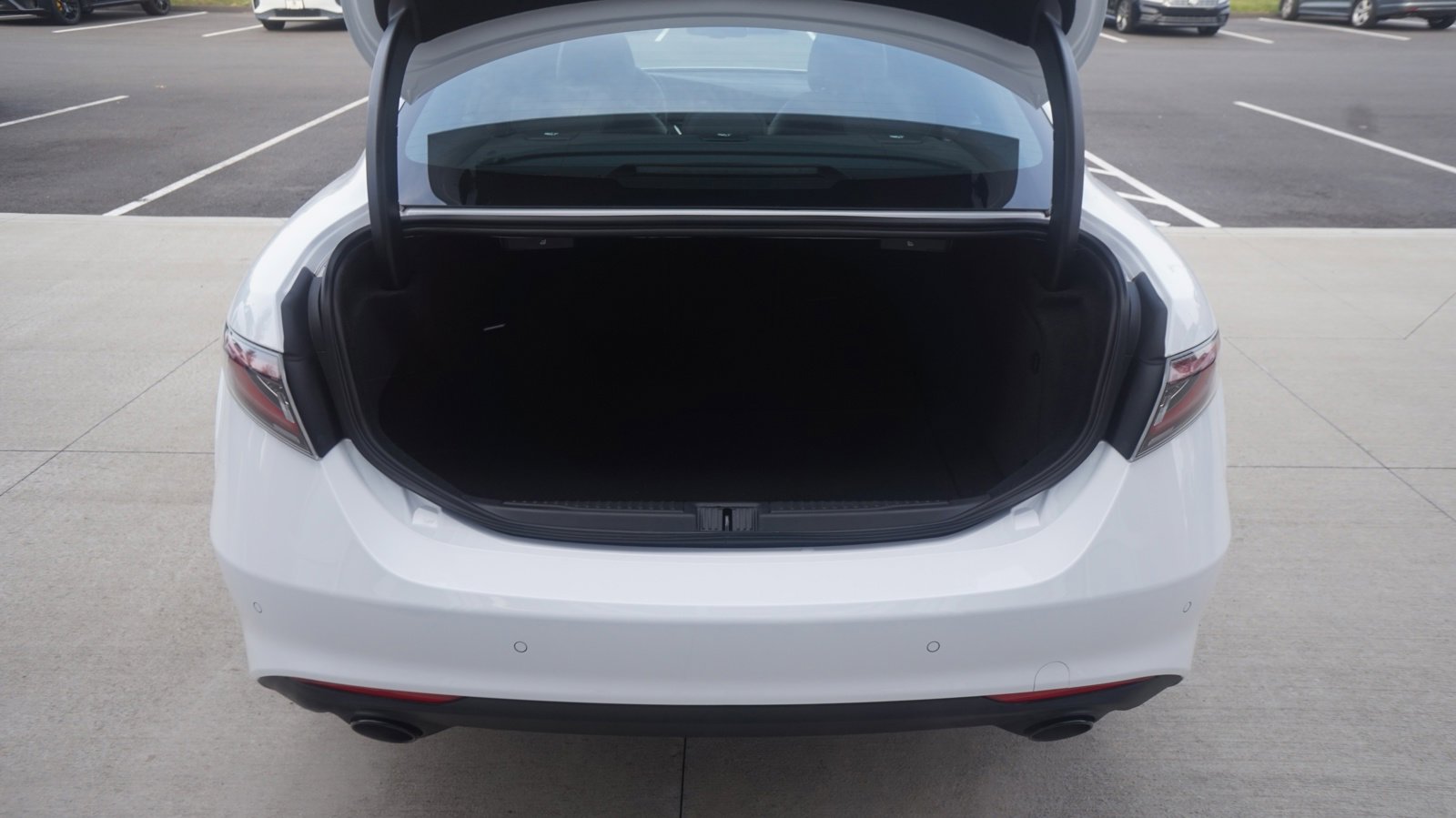 New 2024 Alfa Romeo Giulia Sprint image 8