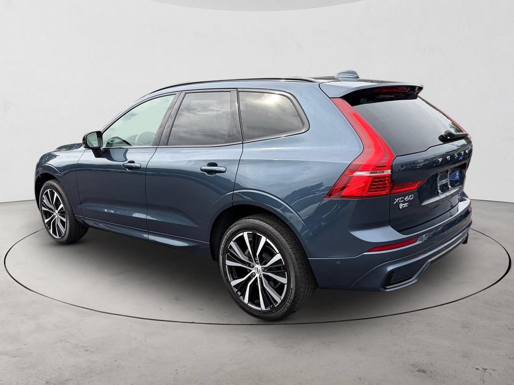 Certified 2024 Volvo XC60 B5 Plus w/ Climate Package AWD/4WD image 3