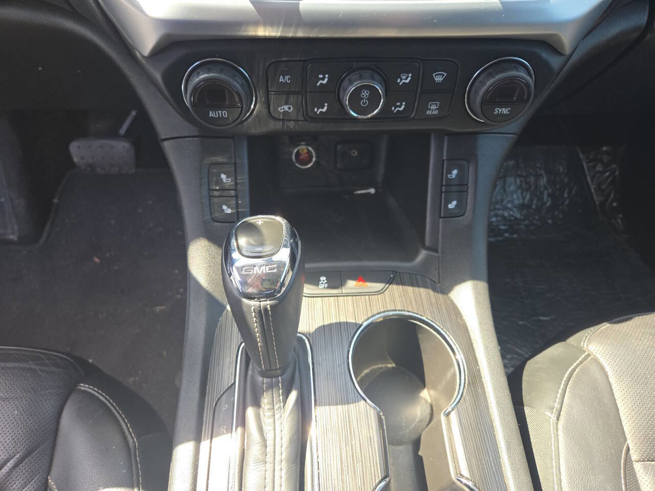 Used 2018 GMC Acadia SLT AWD/4WD image 26
