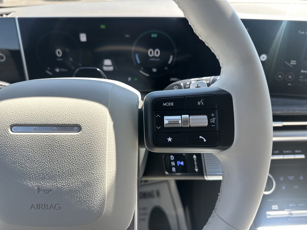 Used 2025 Hyundai Santa Fe Limited image 21