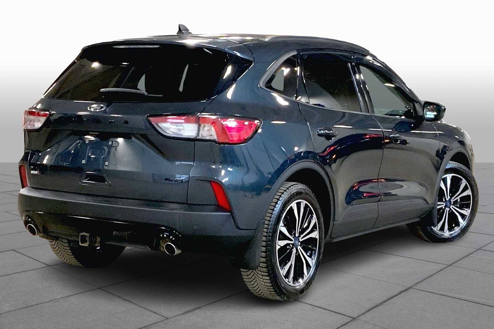 Used 2022 Ford Escape SEL w/ SEL Stealth AWD Package image 12