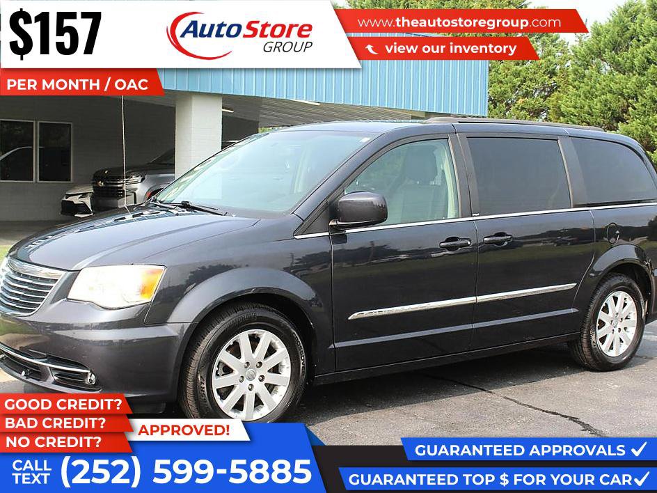 Used 2013 Chrysler Town & Country Touring FWD image 2