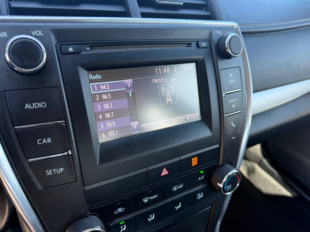 Used 2017 Toyota Camry SE FWD image 11