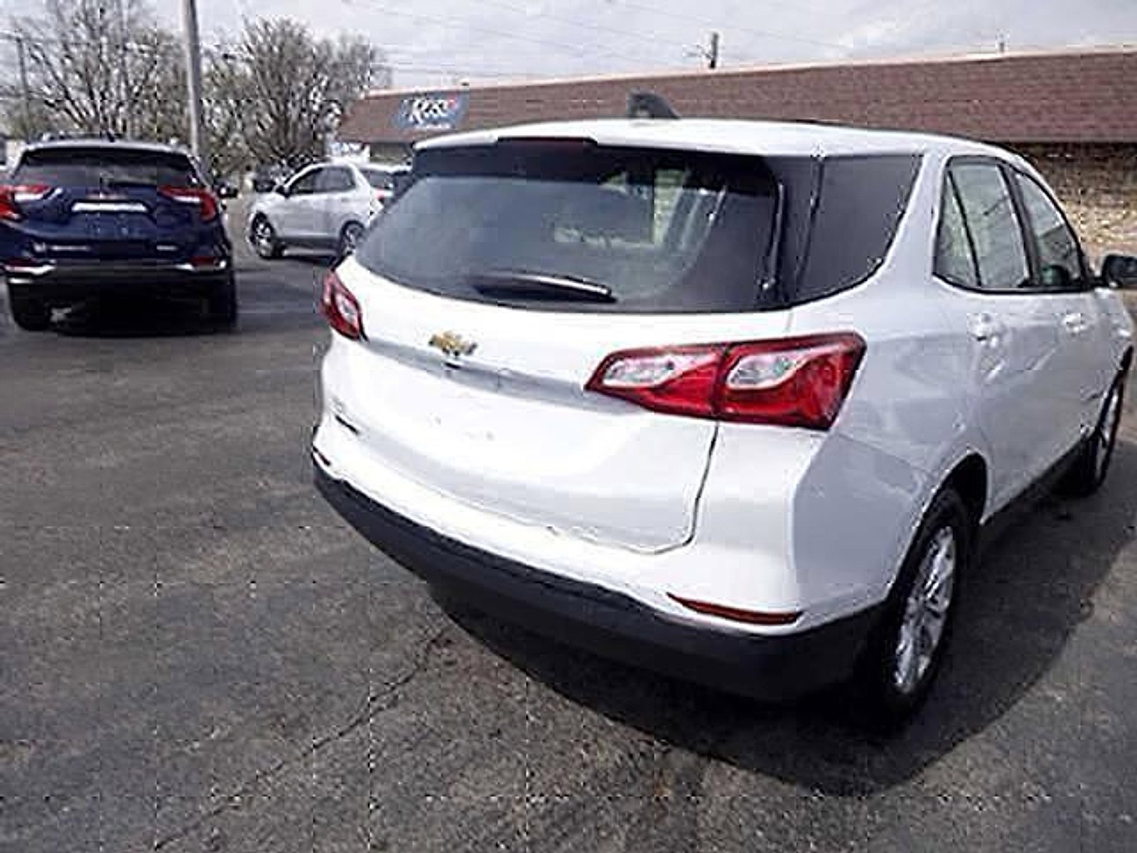 Used 2020 Chevrolet Equinox LS image 6