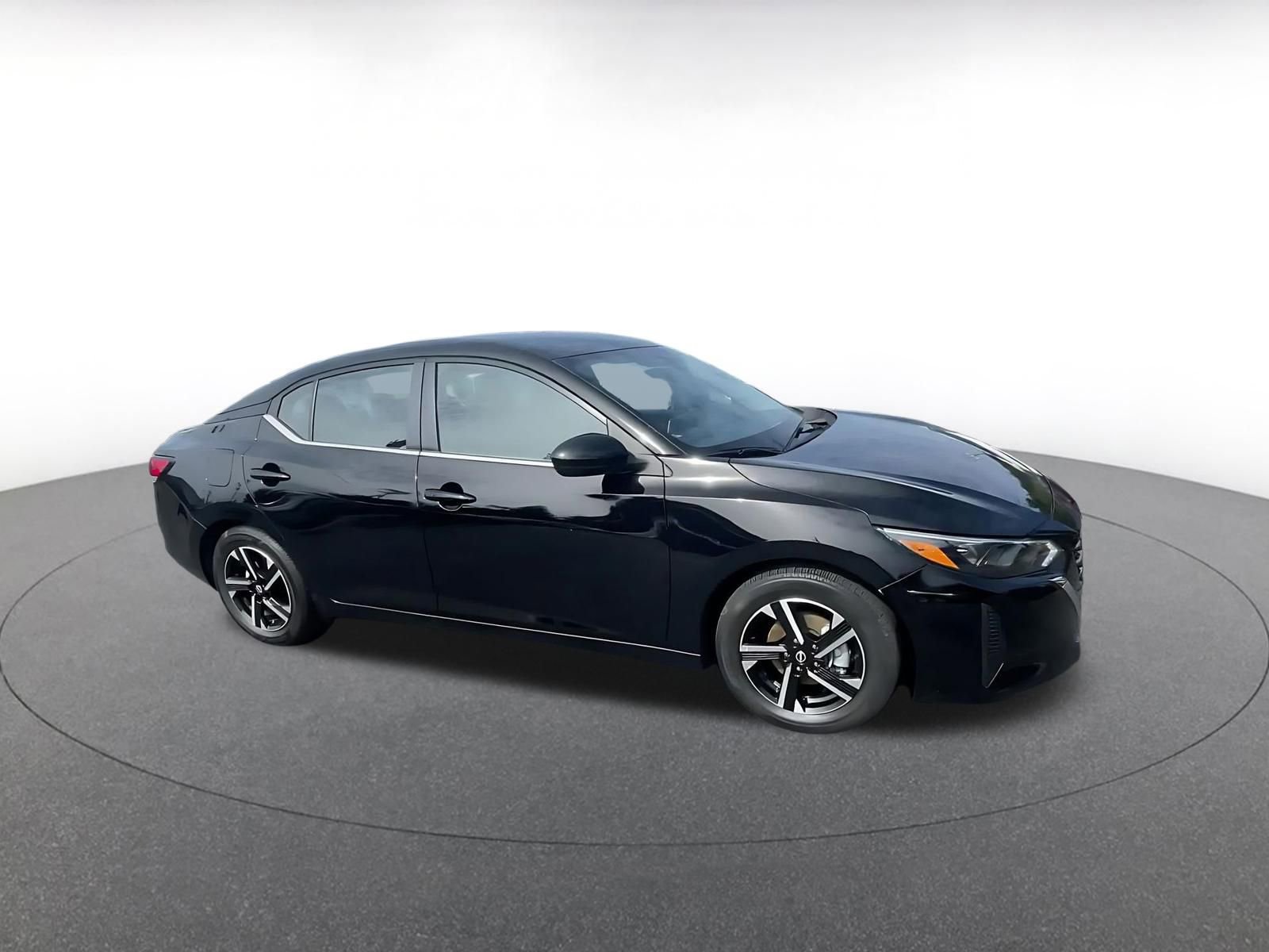 Used 2025 Nissan Sentra SV FWD image 2