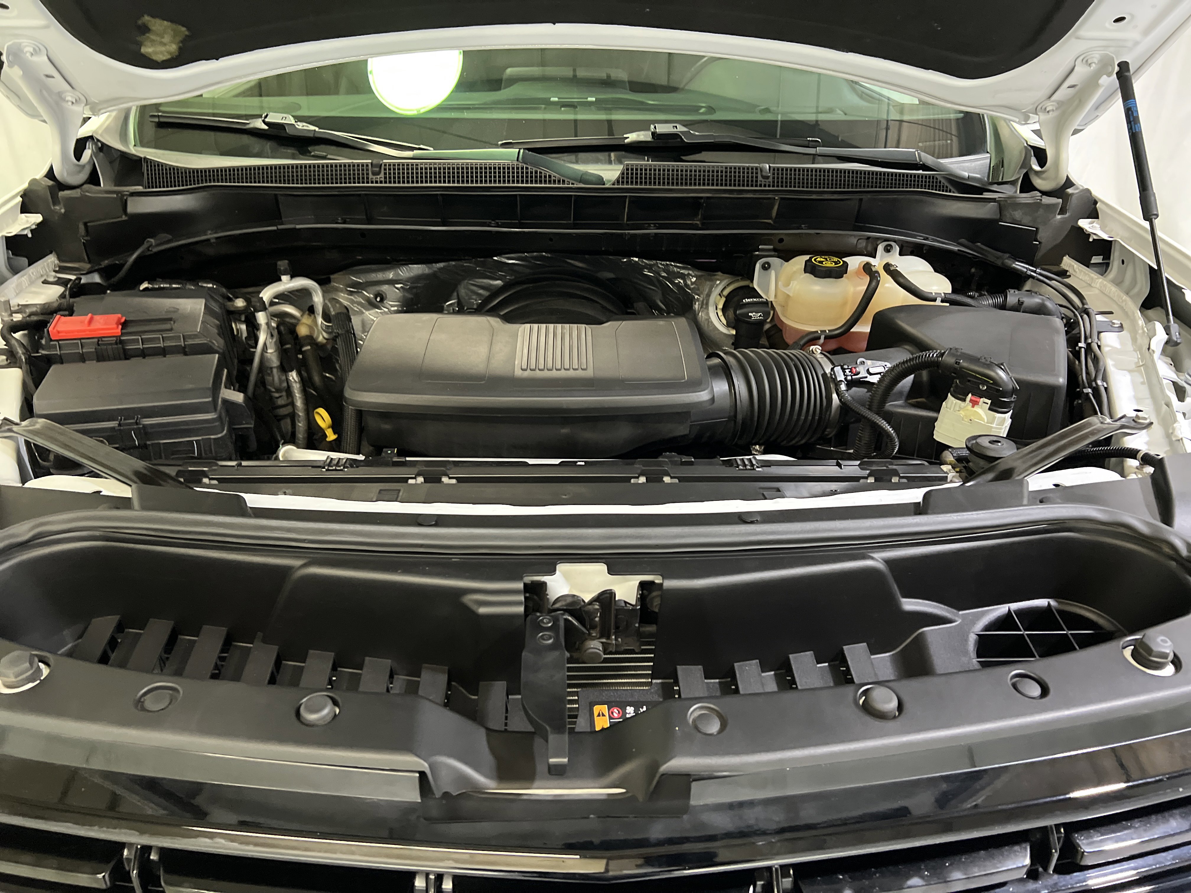 Used 2023 Chevrolet Suburban RST w/ Luxury Package image 15