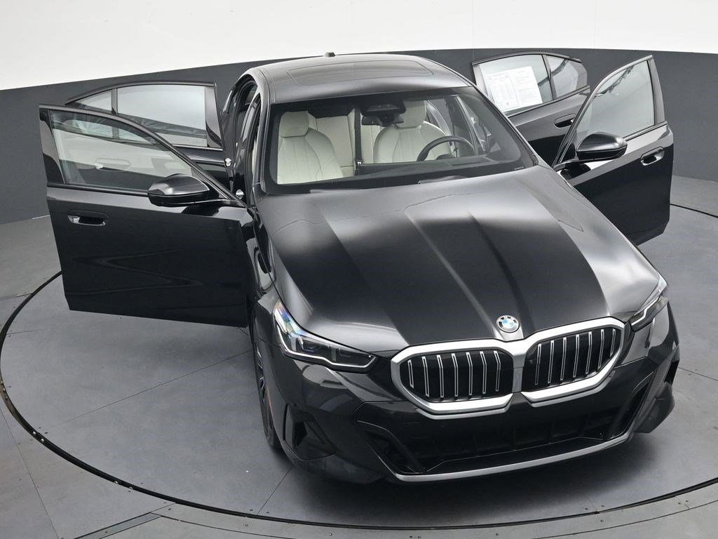 Used 2024 BMW 540i xDrive w/ Premium Package AWD/4WD image 36