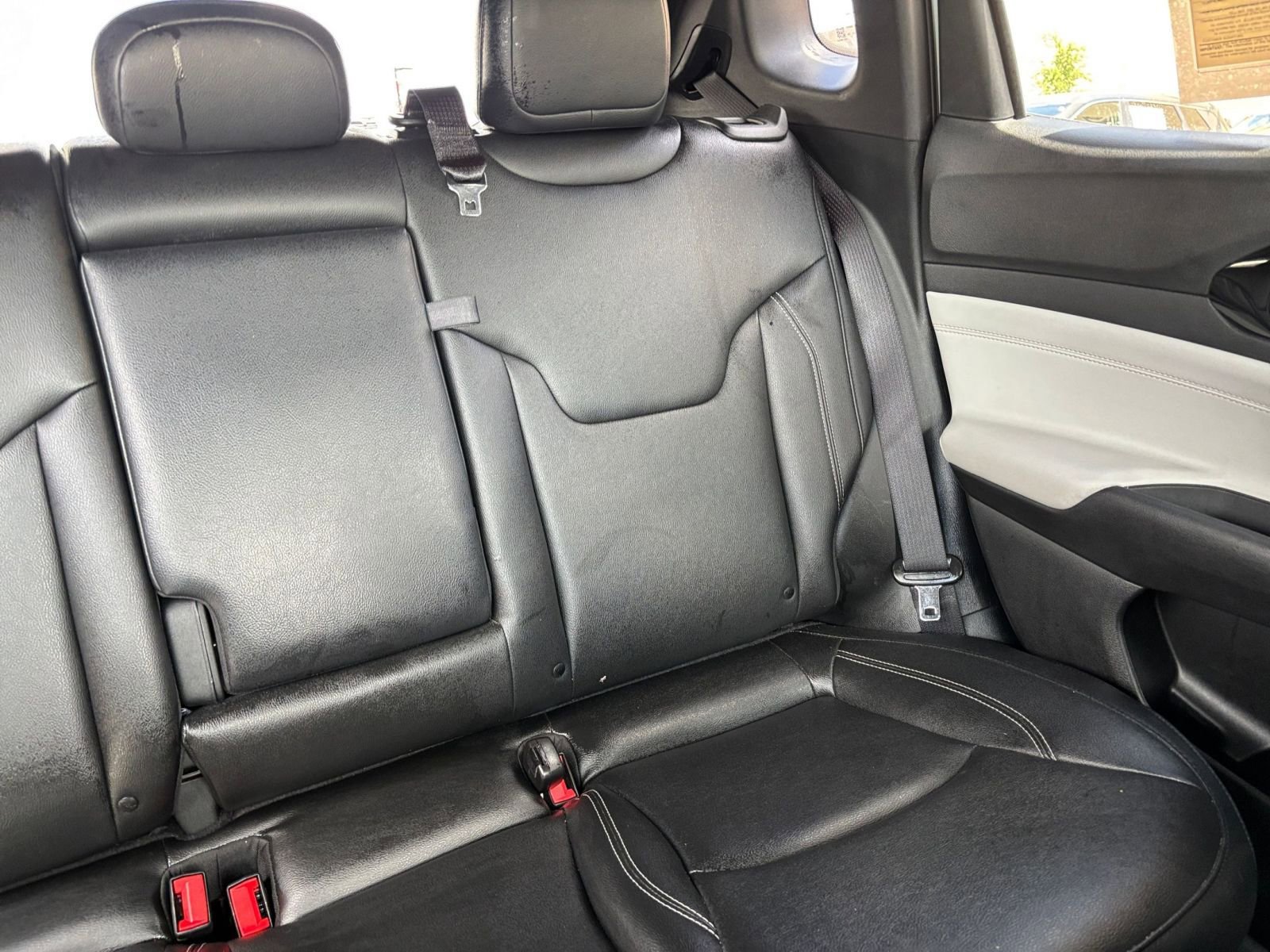 Used 2025 Jeep Compass Limited image 38