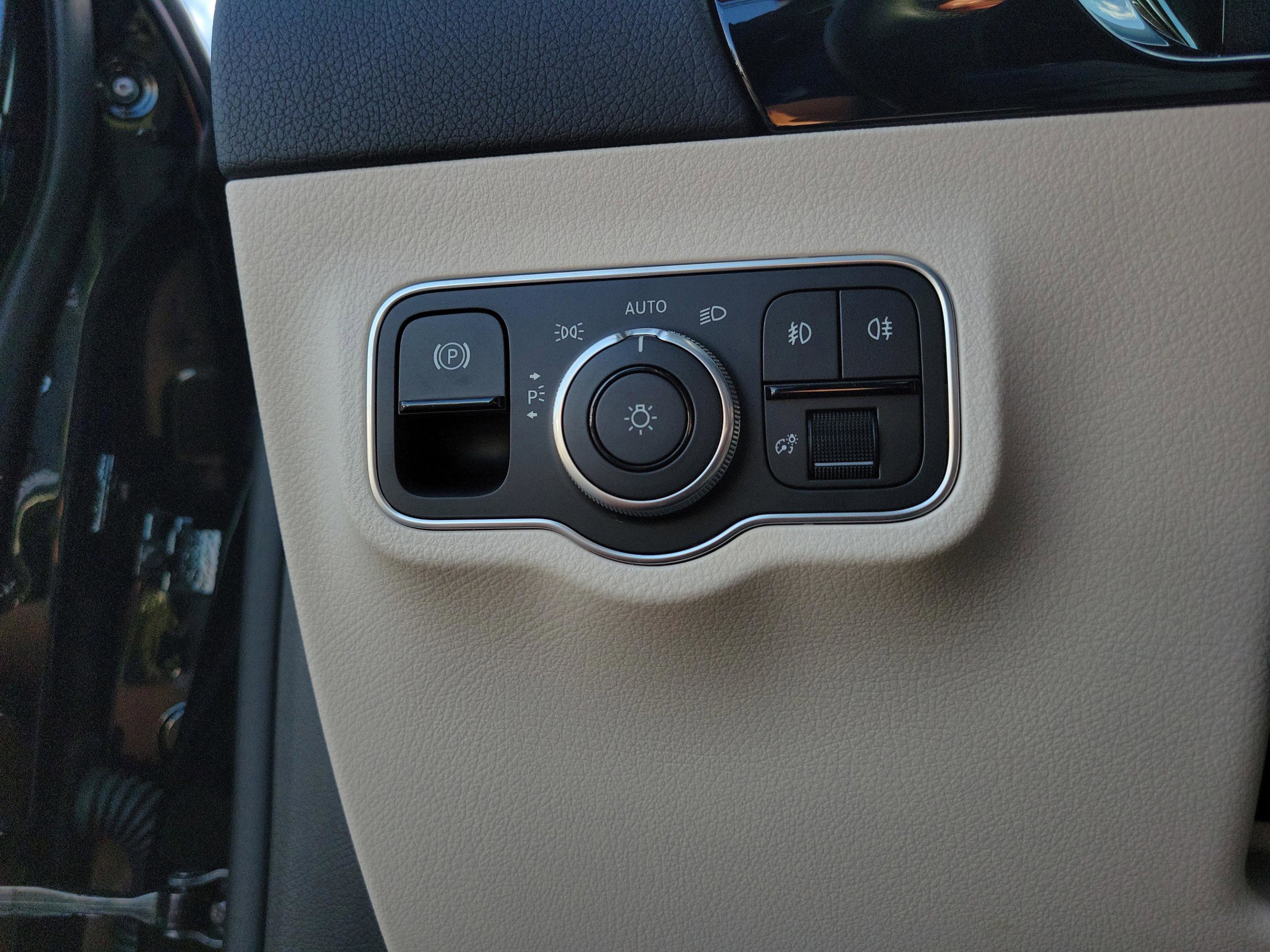 Certified 2025 Mercedes-Benz GLA 250 image 20