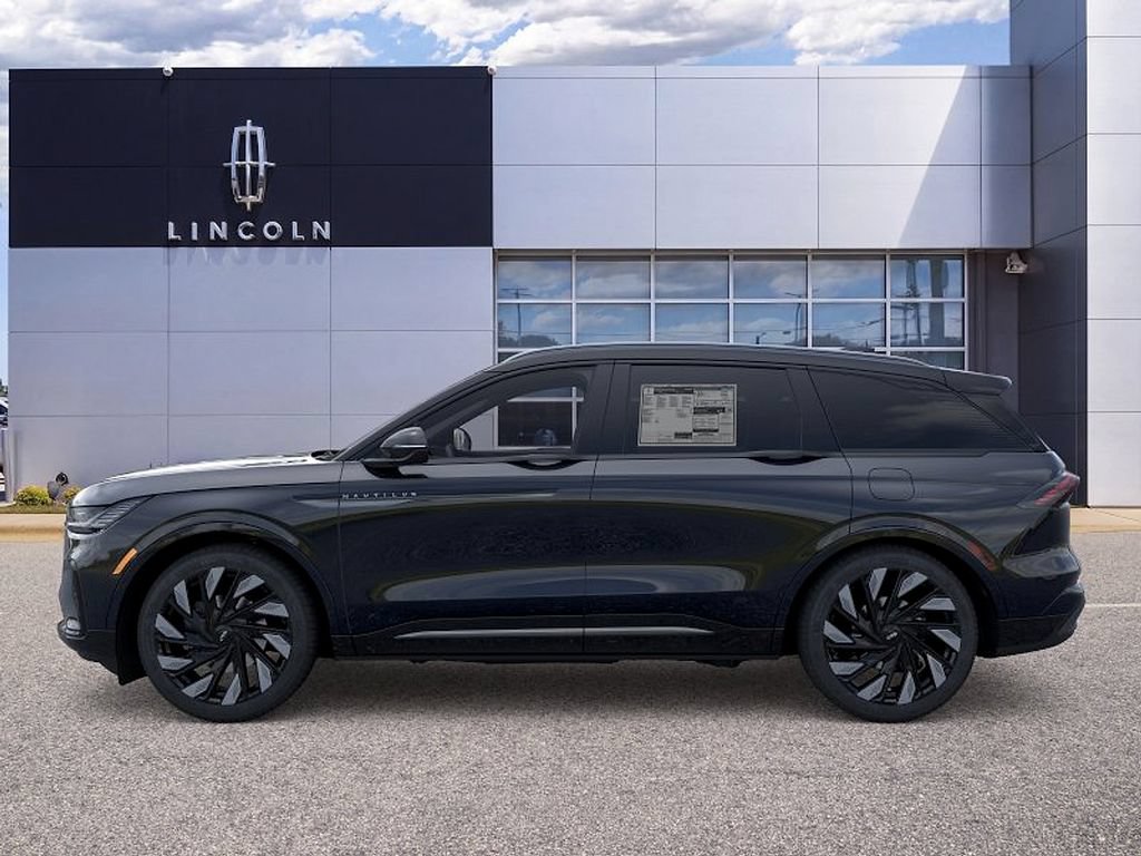 New 2026 Lincoln Nautilus Reserve w/ Jet Appearance Package AWD/4WD image 3