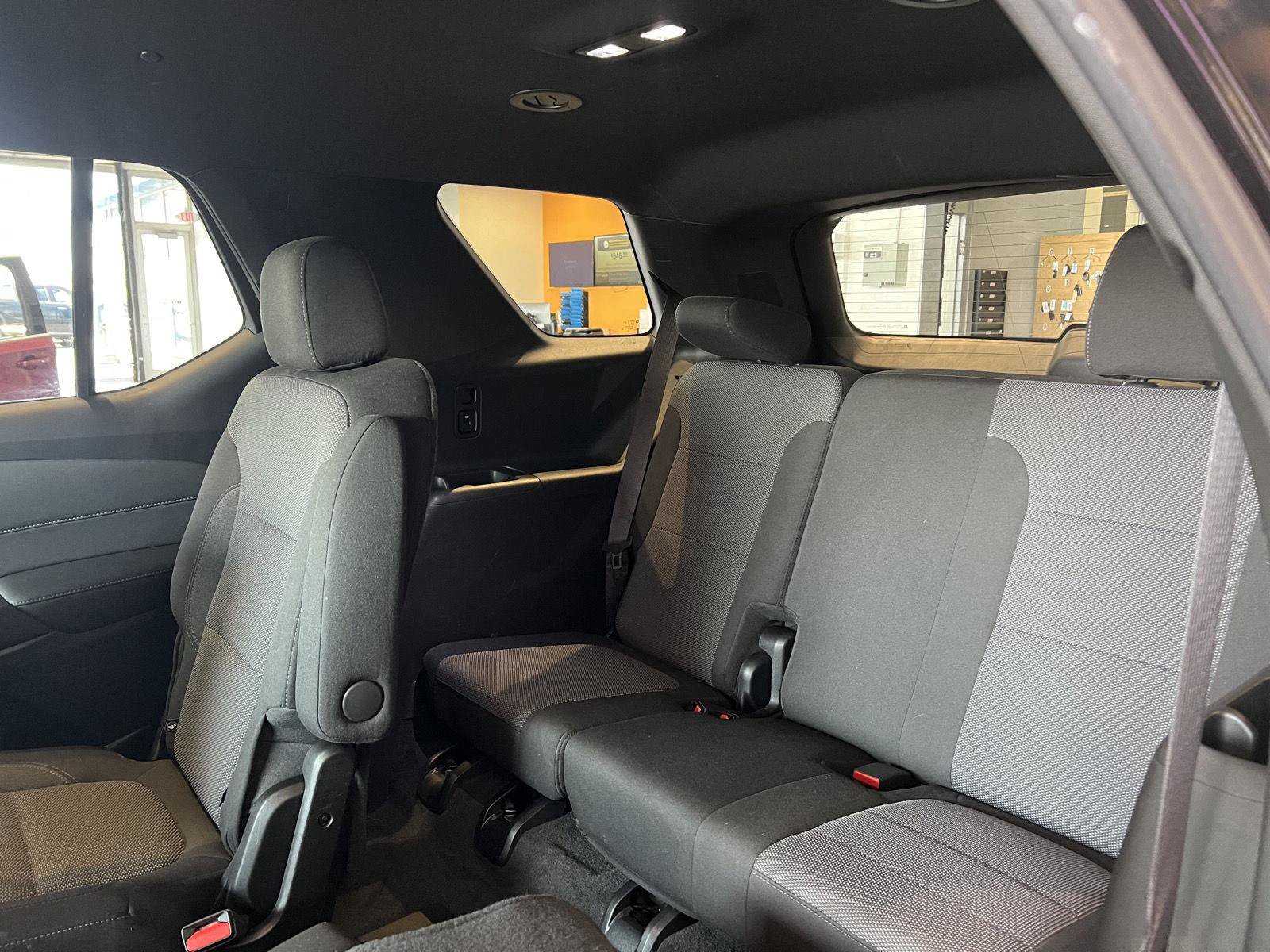 Used 2023 Chevrolet Traverse LT AWD/4WD image 34