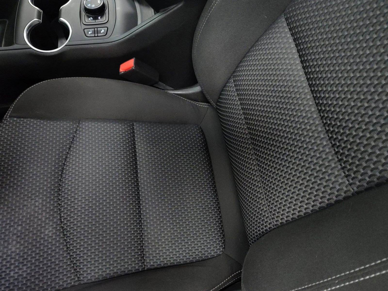 Used 2022 GMC Terrain SLE w/ Driver Convenience Package image 17