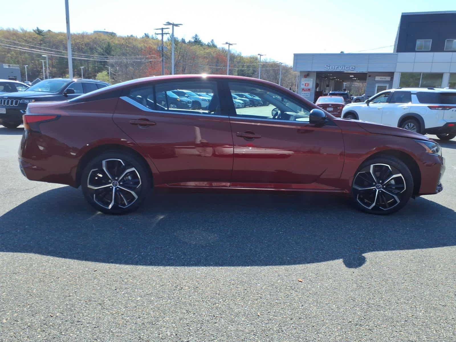 Certified 2024 Nissan Altima 2.5 SR AWD/4WD image 4