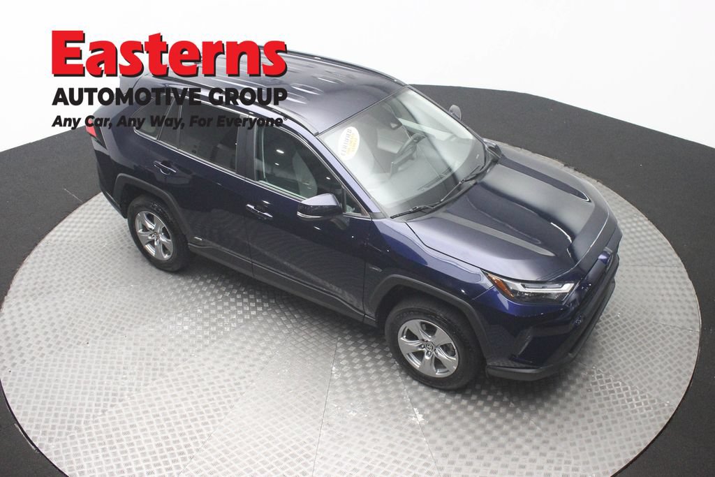 Used 2024 Toyota RAV4 XLE AWD/4WD image 3