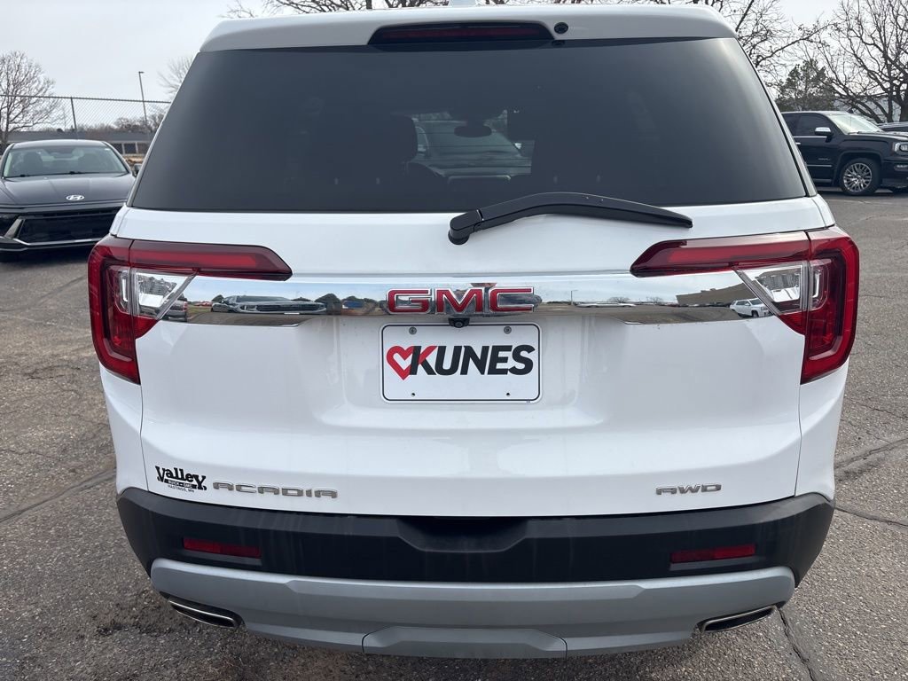 Used 2023 GMC Acadia SLE image 15