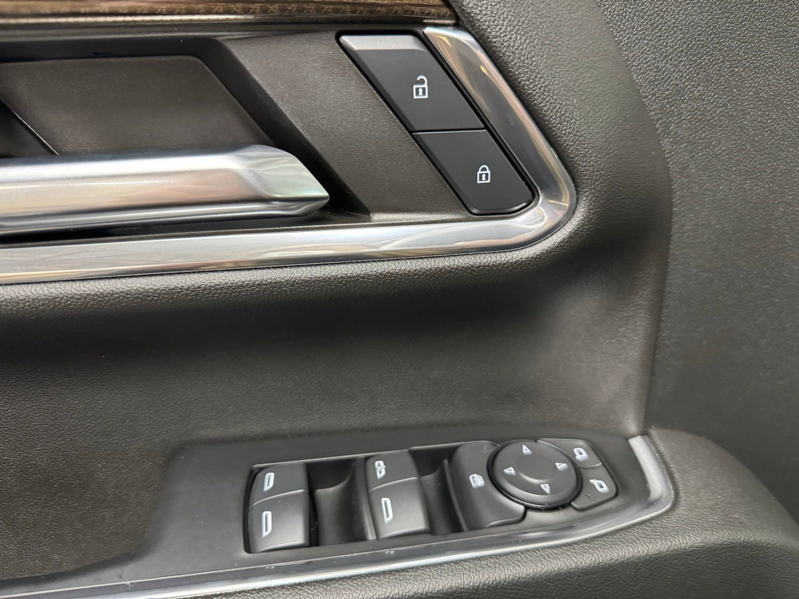 Used 2024 Chevrolet Silverado 3500 LT image 25