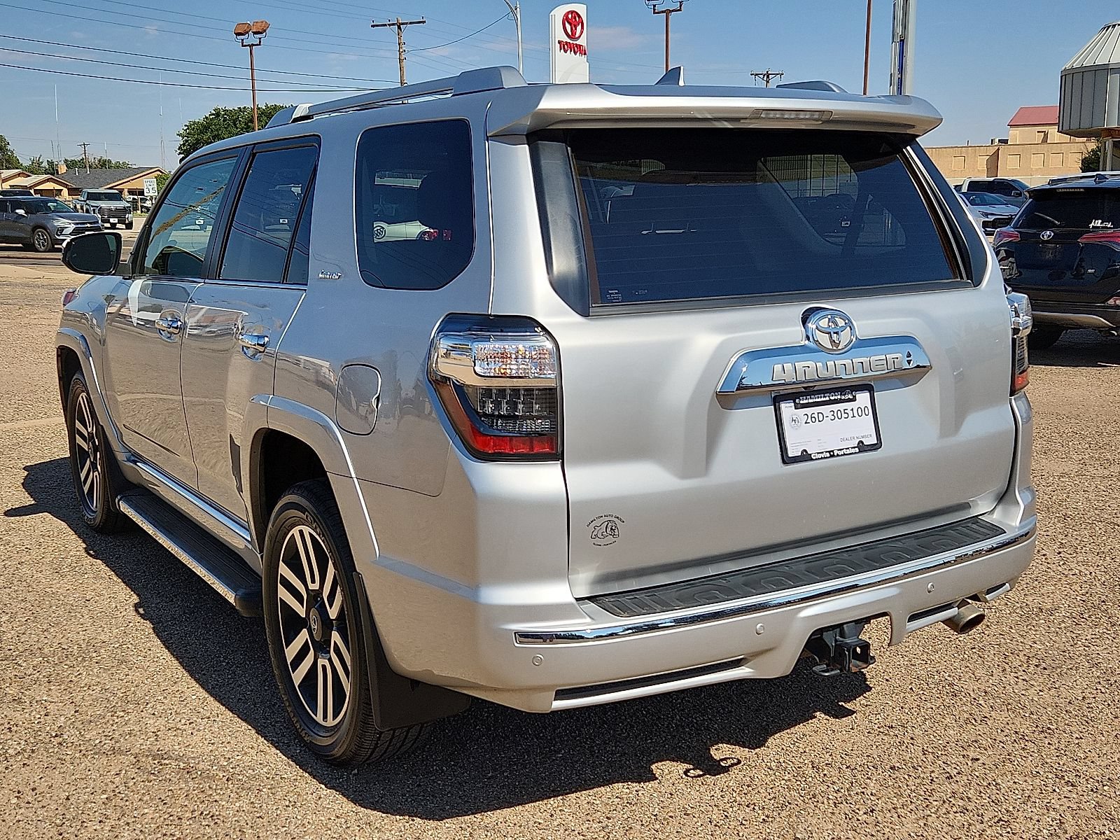 Used 2023 Toyota 4Runner Limited AWD/4WD image 3
