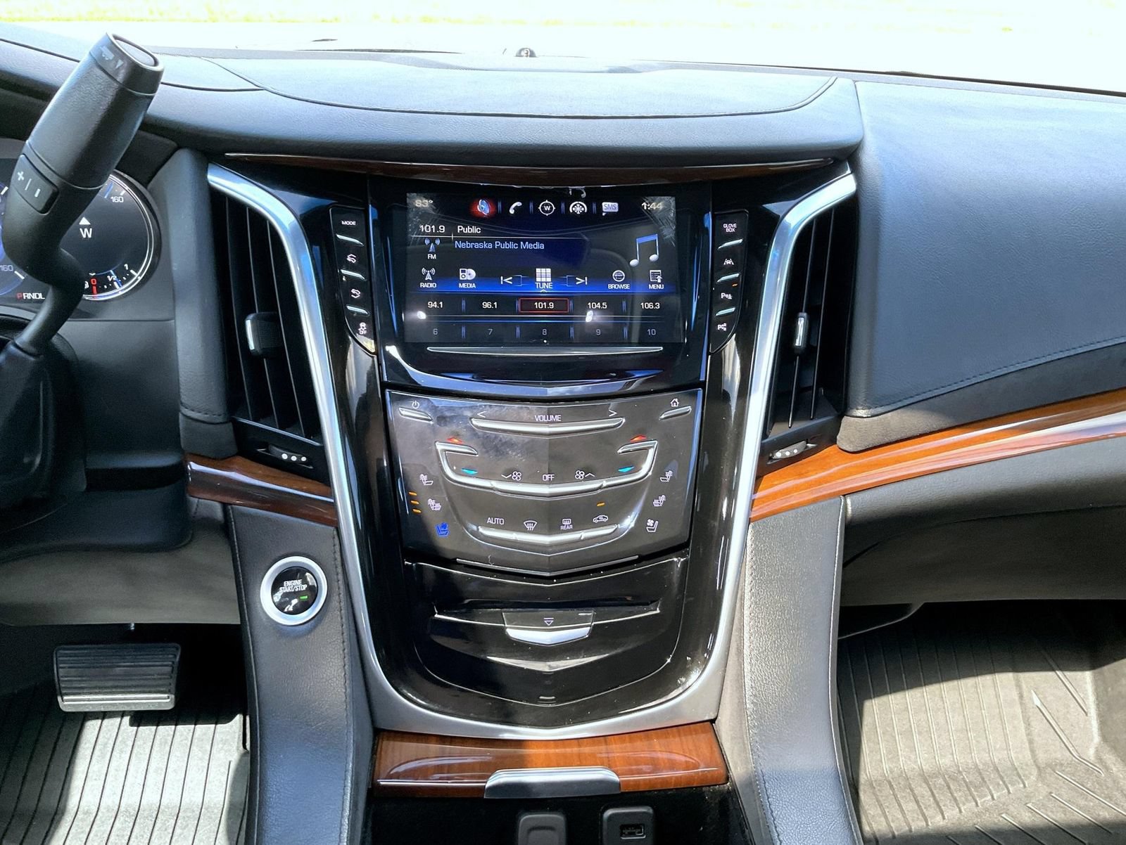Used 2019 Cadillac Escalade Premium Luxury AWD/4WD image 13