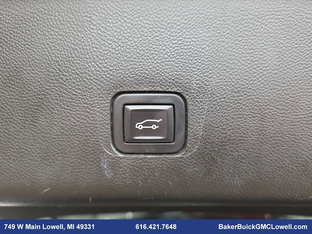 Used 2020 Chevrolet Traverse LT w/ Driver Confidence II Package image 15