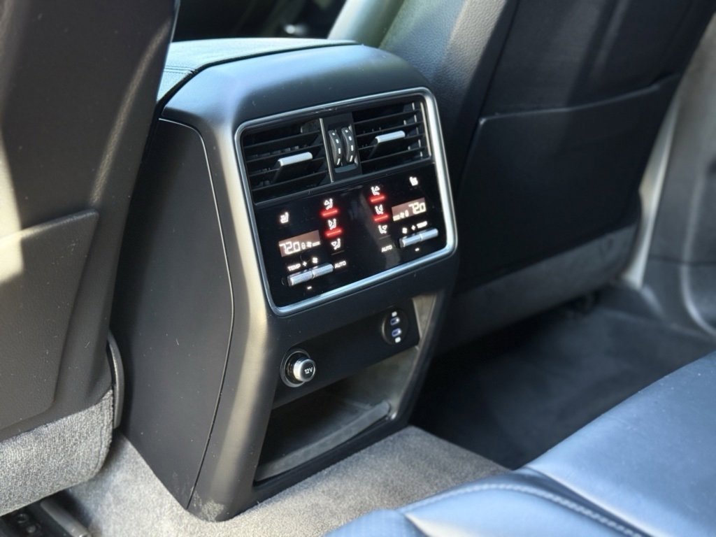 Used 2023 Porsche Cayenne image 32