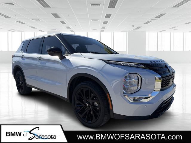Used 2023 Mitsubishi Outlander SE Black Edition image 1
