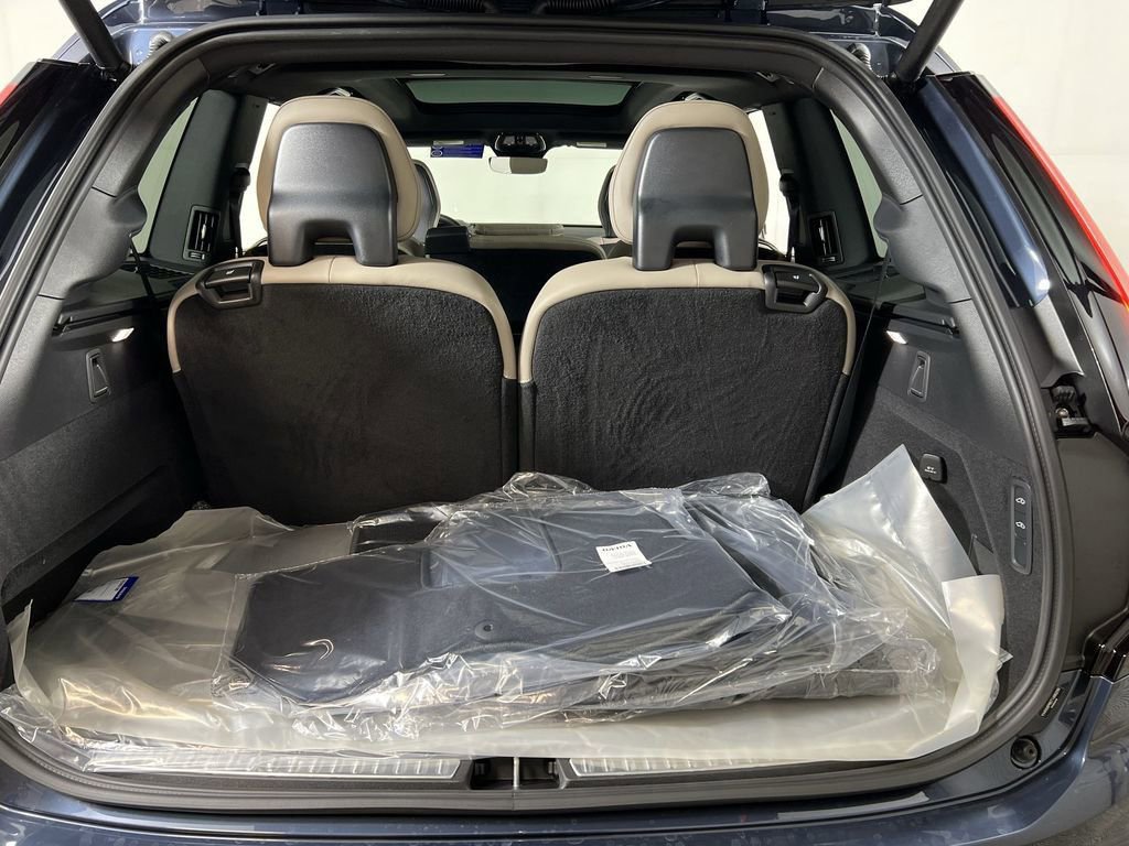 New 2026 Volvo XC90 T8 Ultra w/ Protection Package image 11